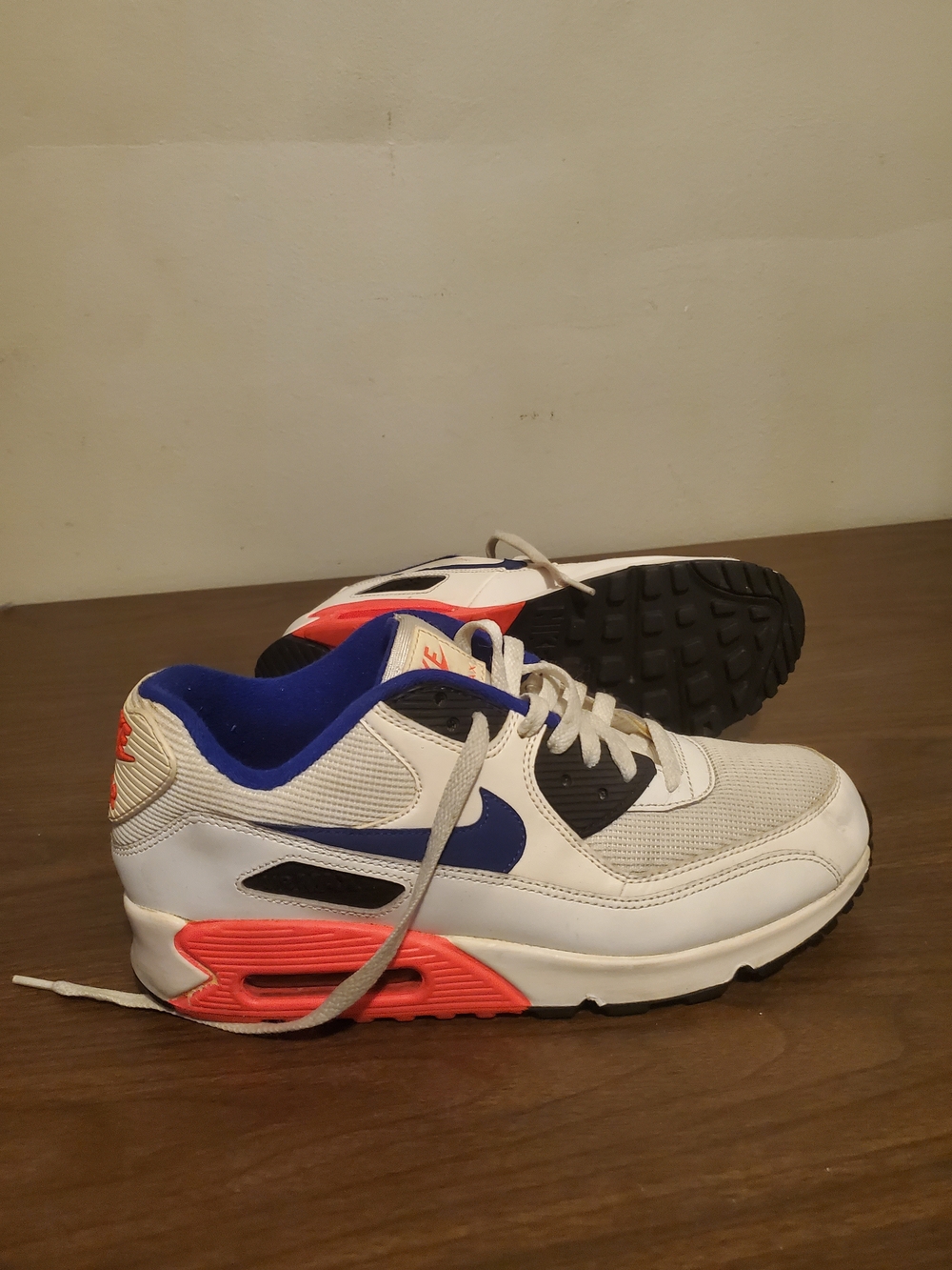 Nike White Blue Coral Accent Men's Sneakers